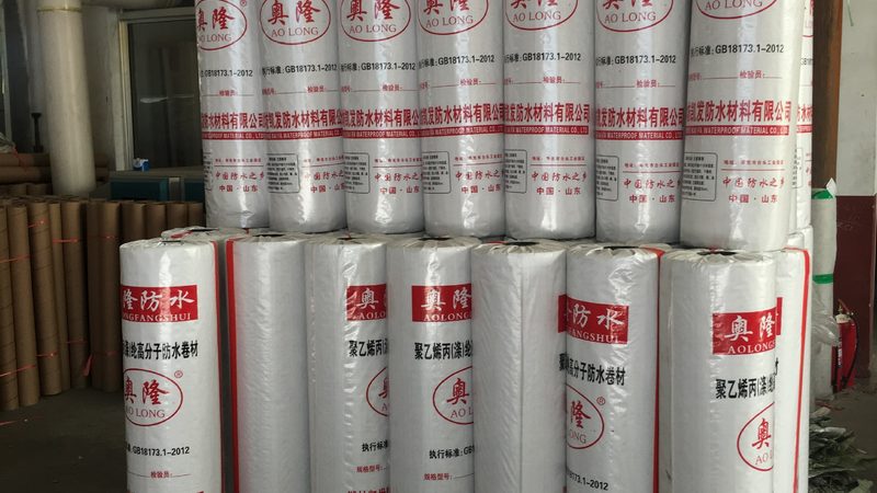 岩棉板与玻璃棉板：性能对比与选型要点**